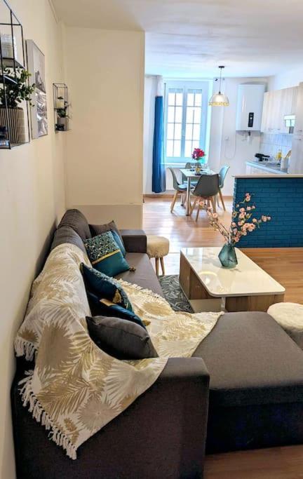 Spacieux Et Charmant Appartement De 47 M2 Charleville-Mezieres Ngoại thất bức ảnh