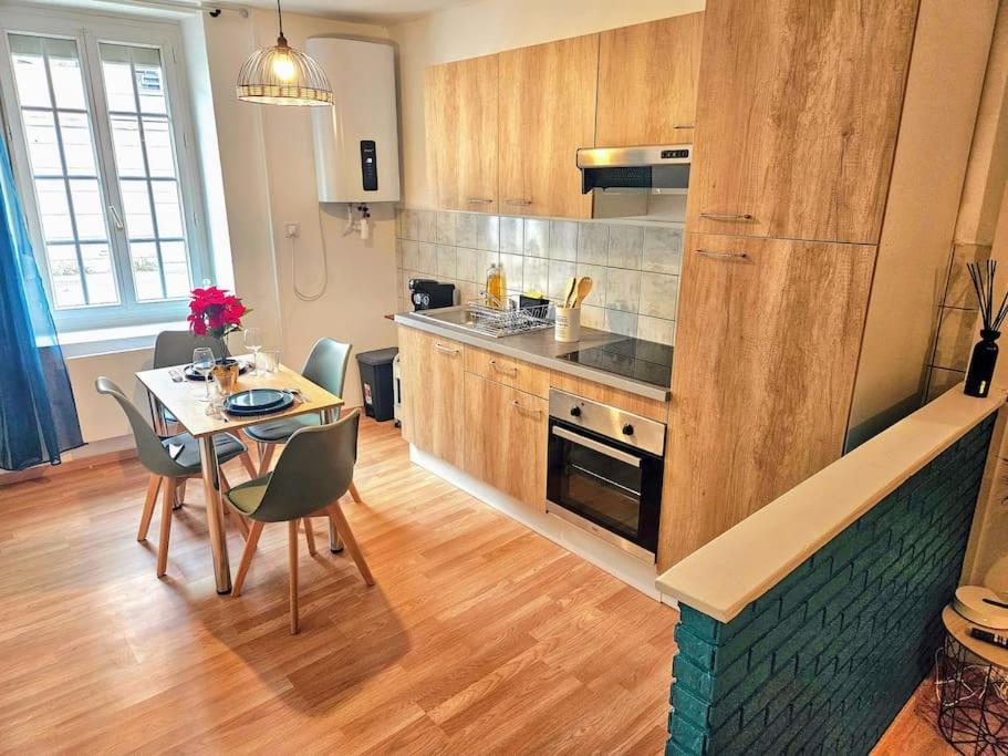 Spacieux Et Charmant Appartement De 47 M2 Charleville-Mezieres Ngoại thất bức ảnh